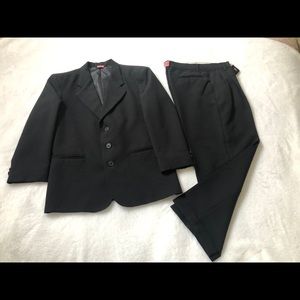 Van Heusen Boys Black Suit